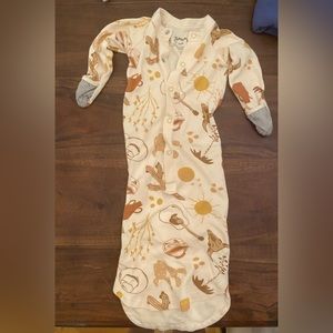 Goumi goumikid organic western gown mittens EUC 3-6 mos boy girl unisex pajama